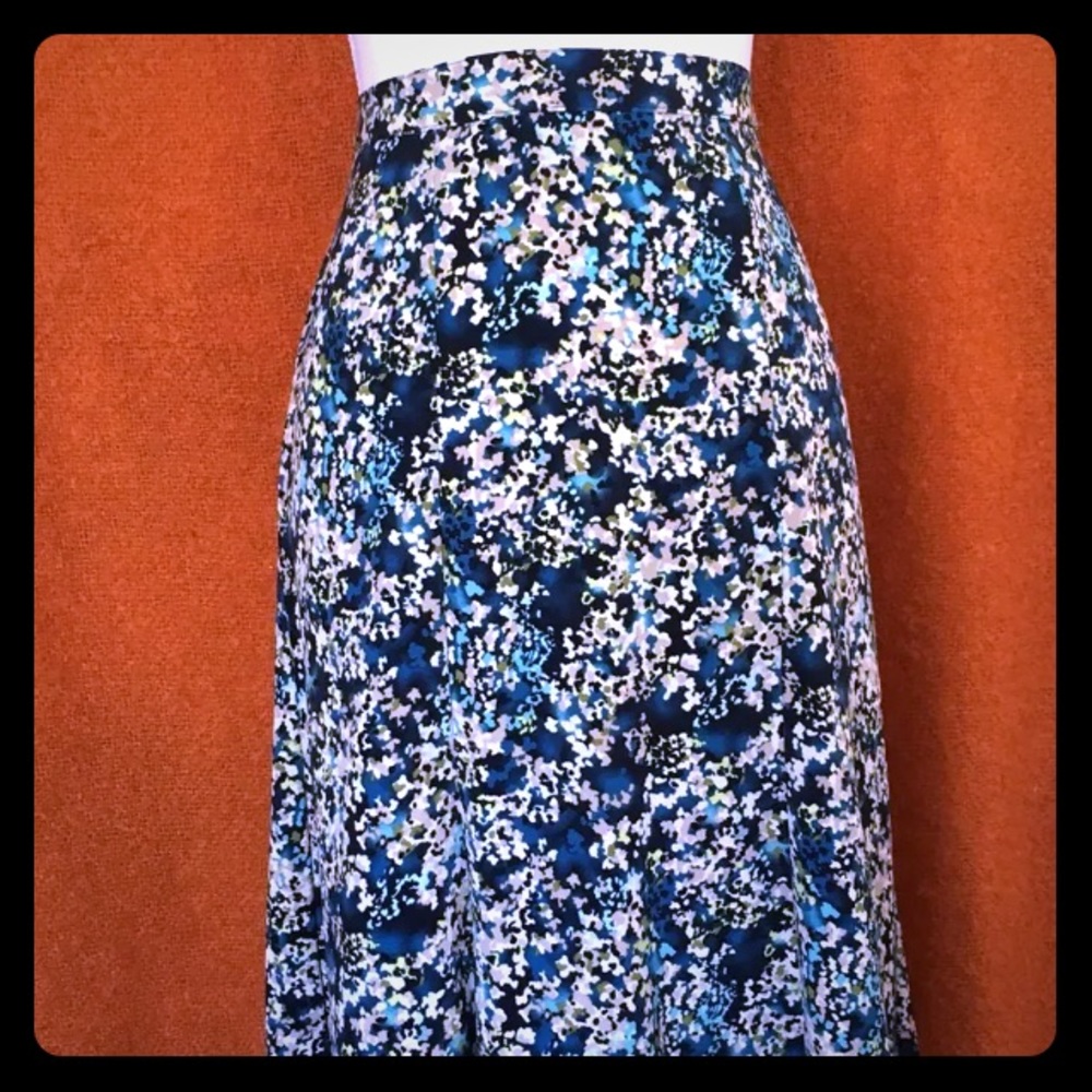 🛍10 for $20 Christopher B Midcalf Floral Skirt